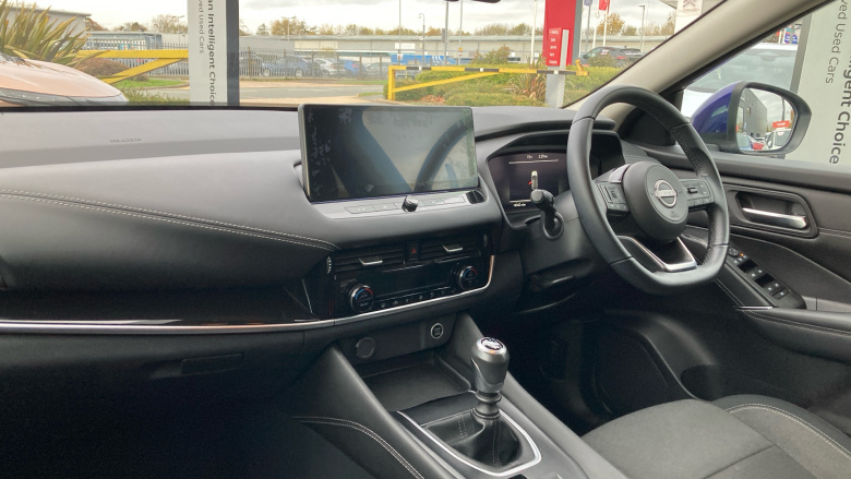 Nissan Qashqai 1.3 DiG-T MH N-Connecta 5dr Petrol Hatchback